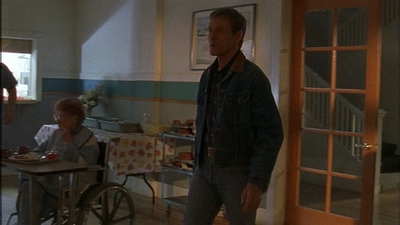 ROSWELL_-_E1X12_INTO_THE_WOODS_520.jpg