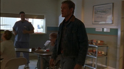 ROSWELL_-_E1X12_INTO_THE_WOODS_521.jpg