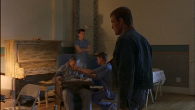 ROSWELL_-_E1X12_INTO_THE_WOODS_527.jpg