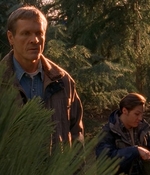 ROSWELL_-_E1X12_INTO_THE_WOODS_217.jpg