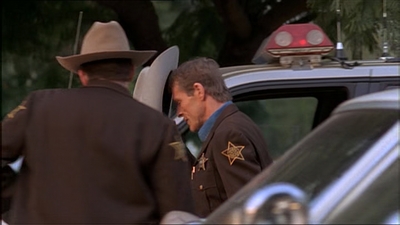 ROSWELL_-_E1X13_THE_CONVENTION_002.jpg