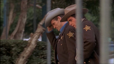 ROSWELL_-_E1X13_THE_CONVENTION_010.jpg