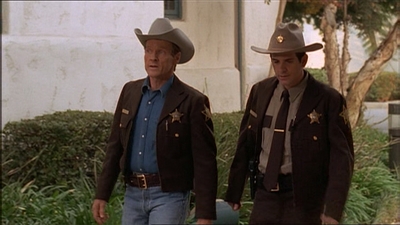 ROSWELL_-_E1X13_THE_CONVENTION_032.jpg