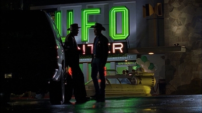 ROSWELL_-_E1X13_THE_CONVENTION_183.jpg
