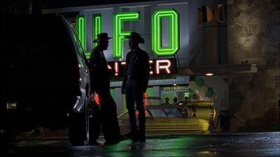 ROSWELL_-_E1X13_THE_CONVENTION_187.jpg