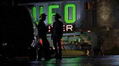 ROSWELL_-_E1X13_THE_CONVENTION_189.jpg