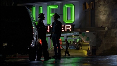 ROSWELL_-_E1X13_THE_CONVENTION_194.jpg