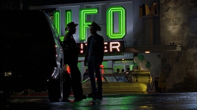 ROSWELL_-_E1X13_THE_CONVENTION_200.jpg