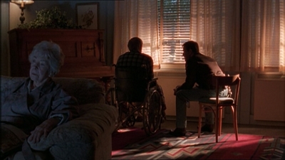 ROSWELL_-_E1X13_THE_CONVENTION_320.jpg
