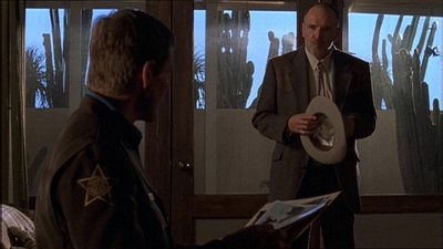ROSWELL_-_E1X13_THE_CONVENTION_375.jpg