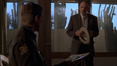 ROSWELL_-_E1X13_THE_CONVENTION_379.jpg