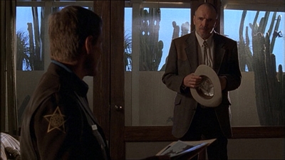 ROSWELL_-_E1X13_THE_CONVENTION_381.jpg