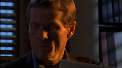 ROSWELL_-_E1X13_THE_CONVENTION_451.jpg
