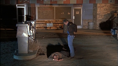ROSWELL_-_E1X13_THE_CONVENTION_660.jpg