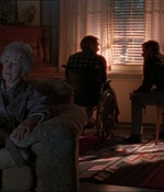 ROSWELL_-_E1X13_THE_CONVENTION_300.jpg