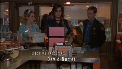 ROSWELL_-_E1X15_INDEPENDENCE_DAY_002.jpg