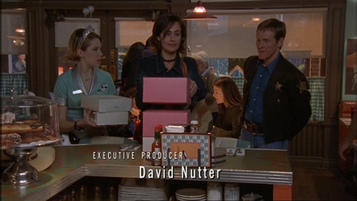 ROSWELL_-_E1X15_INDEPENDENCE_DAY_003.jpg