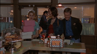 ROSWELL_-_E1X15_INDEPENDENCE_DAY_015.jpg