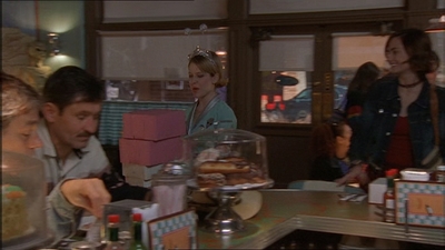 ROSWELL_-_E1X15_INDEPENDENCE_DAY_020.jpg