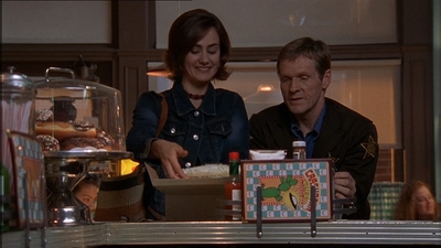 ROSWELL_-_E1X15_INDEPENDENCE_DAY_032.jpg