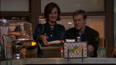 ROSWELL_-_E1X15_INDEPENDENCE_DAY_033.jpg