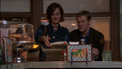 ROSWELL_-_E1X15_INDEPENDENCE_DAY_034.jpg