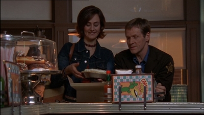 ROSWELL_-_E1X15_INDEPENDENCE_DAY_037.jpg