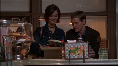 ROSWELL_-_E1X15_INDEPENDENCE_DAY_040.jpg