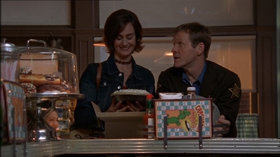 ROSWELL_-_E1X15_INDEPENDENCE_DAY_058.jpg