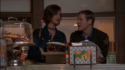ROSWELL_-_E1X15_INDEPENDENCE_DAY_069.jpg
