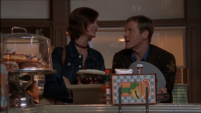 ROSWELL_-_E1X15_INDEPENDENCE_DAY_070.jpg