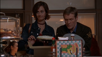 ROSWELL_-_E1X15_INDEPENDENCE_DAY_080.jpg