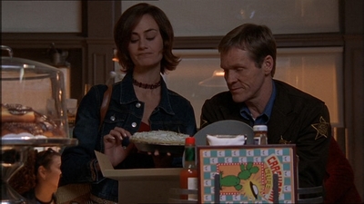 ROSWELL_-_E1X15_INDEPENDENCE_DAY_081.jpg