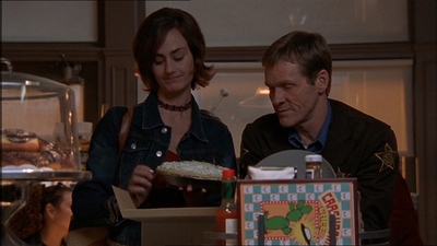 ROSWELL_-_E1X15_INDEPENDENCE_DAY_084.jpg