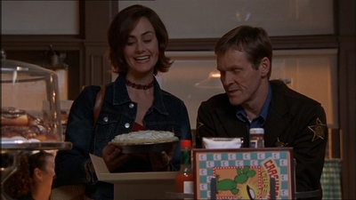 ROSWELL_-_E1X15_INDEPENDENCE_DAY_086.jpg