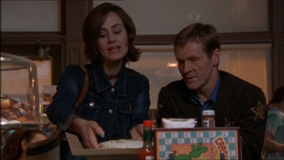 ROSWELL_-_E1X15_INDEPENDENCE_DAY_092.jpg