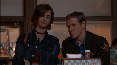 ROSWELL_-_E1X15_INDEPENDENCE_DAY_104.jpg