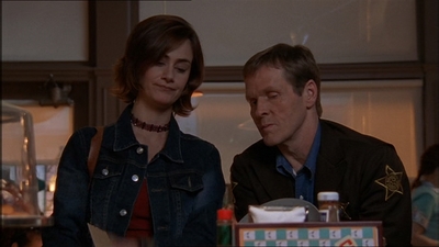 ROSWELL_-_E1X15_INDEPENDENCE_DAY_105.jpg