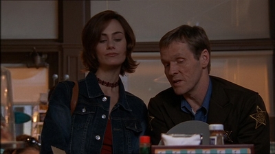 ROSWELL_-_E1X15_INDEPENDENCE_DAY_112.jpg