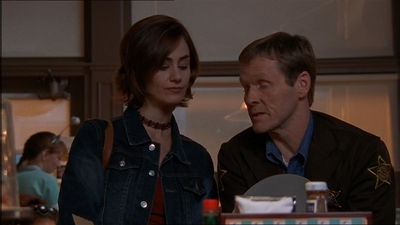 ROSWELL_-_E1X15_INDEPENDENCE_DAY_118.jpg