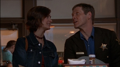 ROSWELL_-_E1X15_INDEPENDENCE_DAY_140.jpg