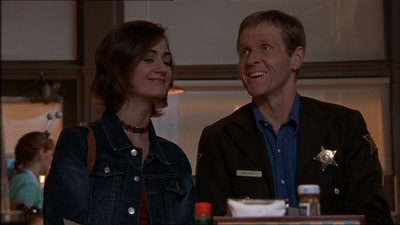 ROSWELL_-_E1X15_INDEPENDENCE_DAY_155.jpg