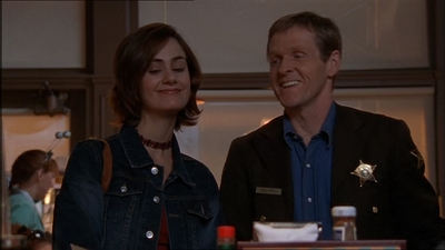 ROSWELL_-_E1X15_INDEPENDENCE_DAY_156.jpg