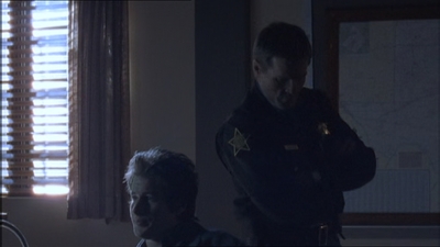 ROSWELL_-_E1X15_INDEPENDENCE_DAY_192.jpg