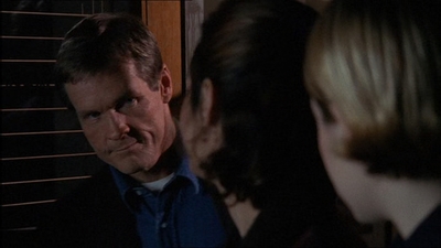 ROSWELL_-_E1X15_INDEPENDENCE_DAY_304.jpg