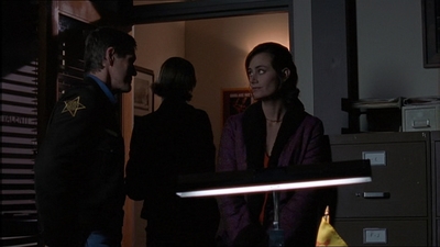 ROSWELL_-_E1X15_INDEPENDENCE_DAY_314.jpg