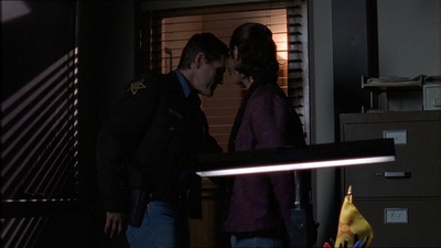 ROSWELL_-_E1X15_INDEPENDENCE_DAY_331.jpg