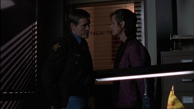 ROSWELL_-_E1X15_INDEPENDENCE_DAY_370.jpg