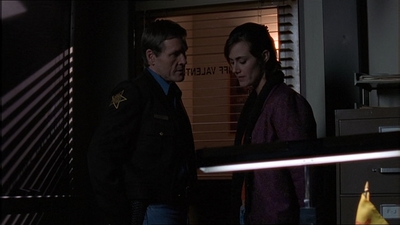 ROSWELL_-_E1X15_INDEPENDENCE_DAY_380.jpg
