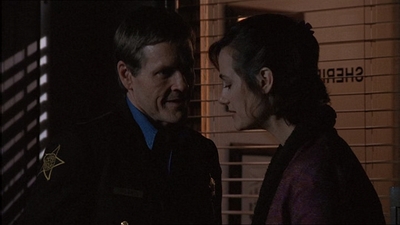 ROSWELL_-_E1X15_INDEPENDENCE_DAY_405.jpg